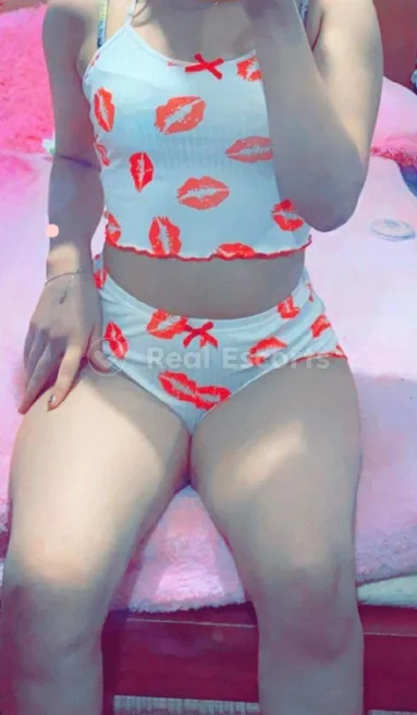 إيناس